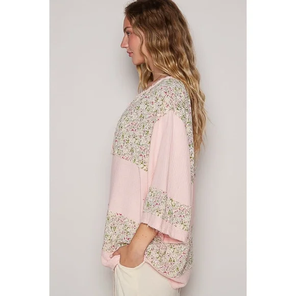 POL Floral Contrast 3/4 Sleeve Cotton Tunic Top in Light Pink